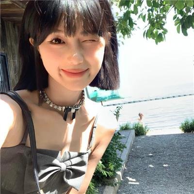 吴俊霆头像